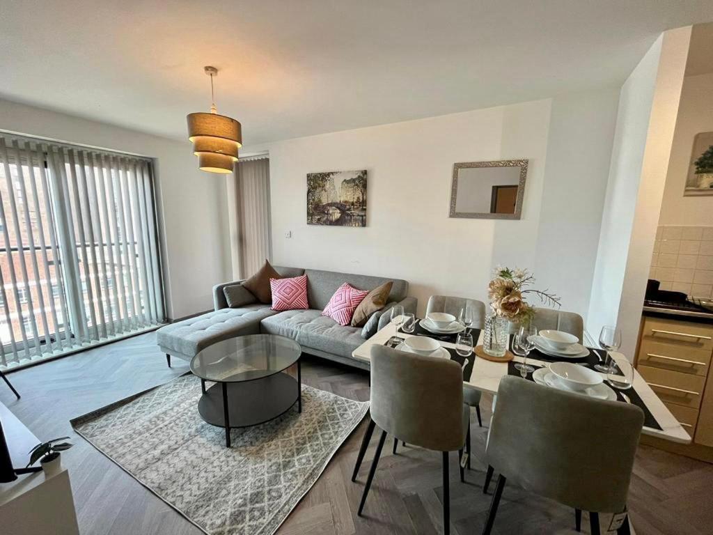 Luxury 02 Academy Centre 2 Bed Mailbox Bullring Leisure & Families