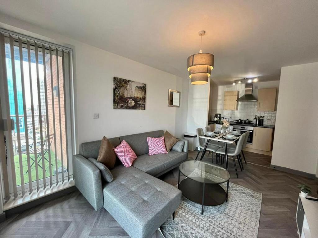 Luxury 02 Academy Centre 2 Bed Mailbox Bullring Leisure & Families Apartment *
